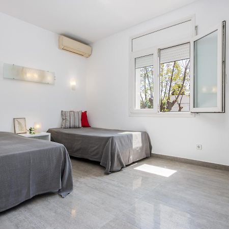 אמפוריבראבה Goldhome - New House With Private Heated Pool, Parking, Wifi, Games Room מראה חיצוני תמונה