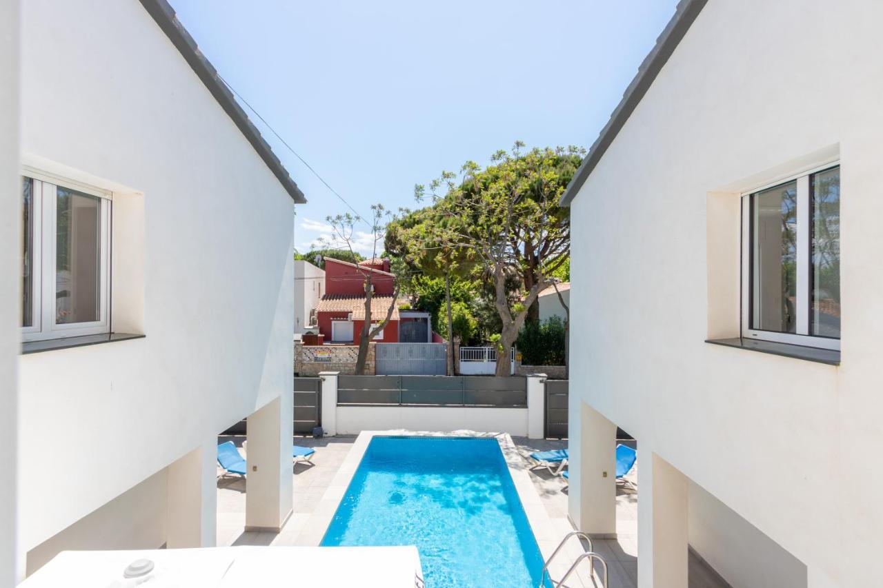 אמפוריבראבה Goldhome - New House With Private Heated Pool, Parking, Wifi, Games Room מראה חיצוני תמונה