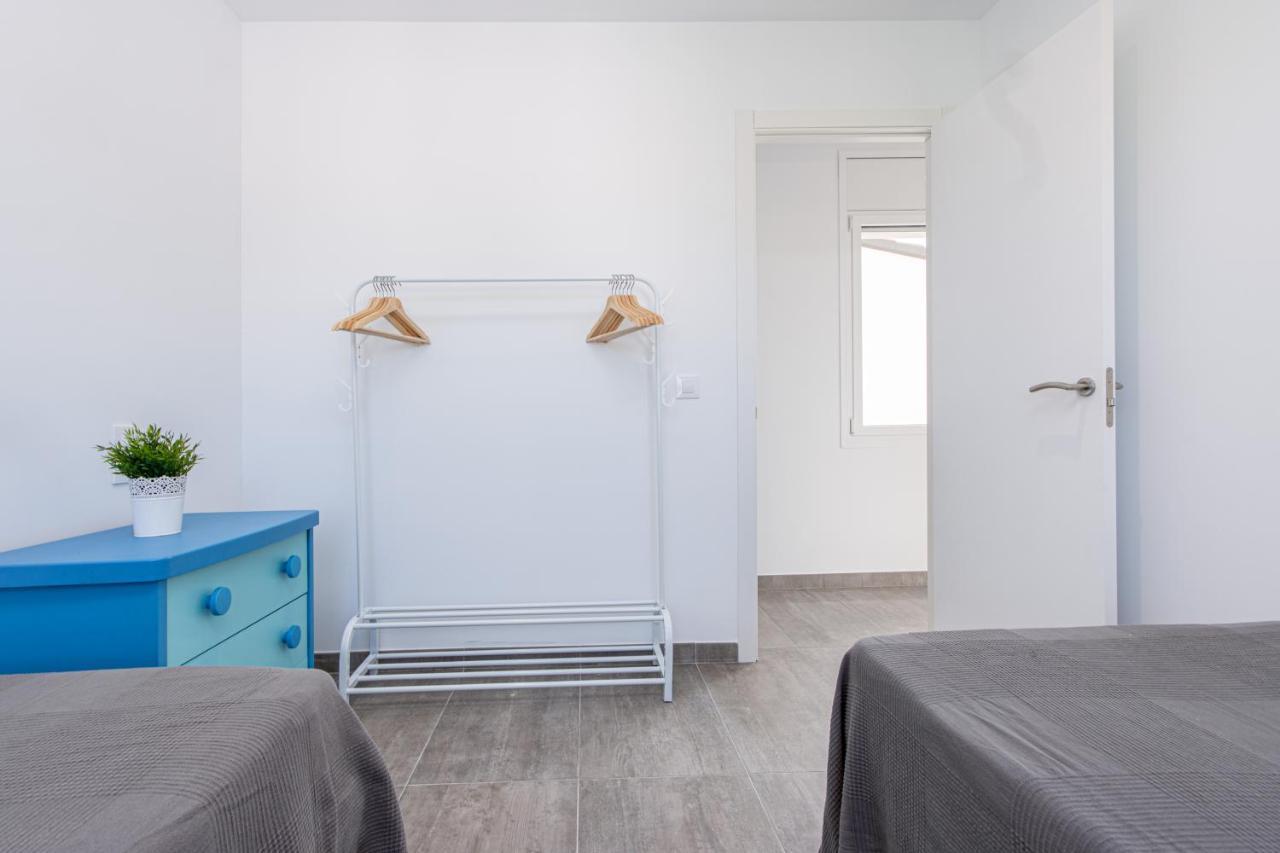 אמפוריבראבה Goldhome - New House With Private Heated Pool, Parking, Wifi, Games Room מראה חיצוני תמונה