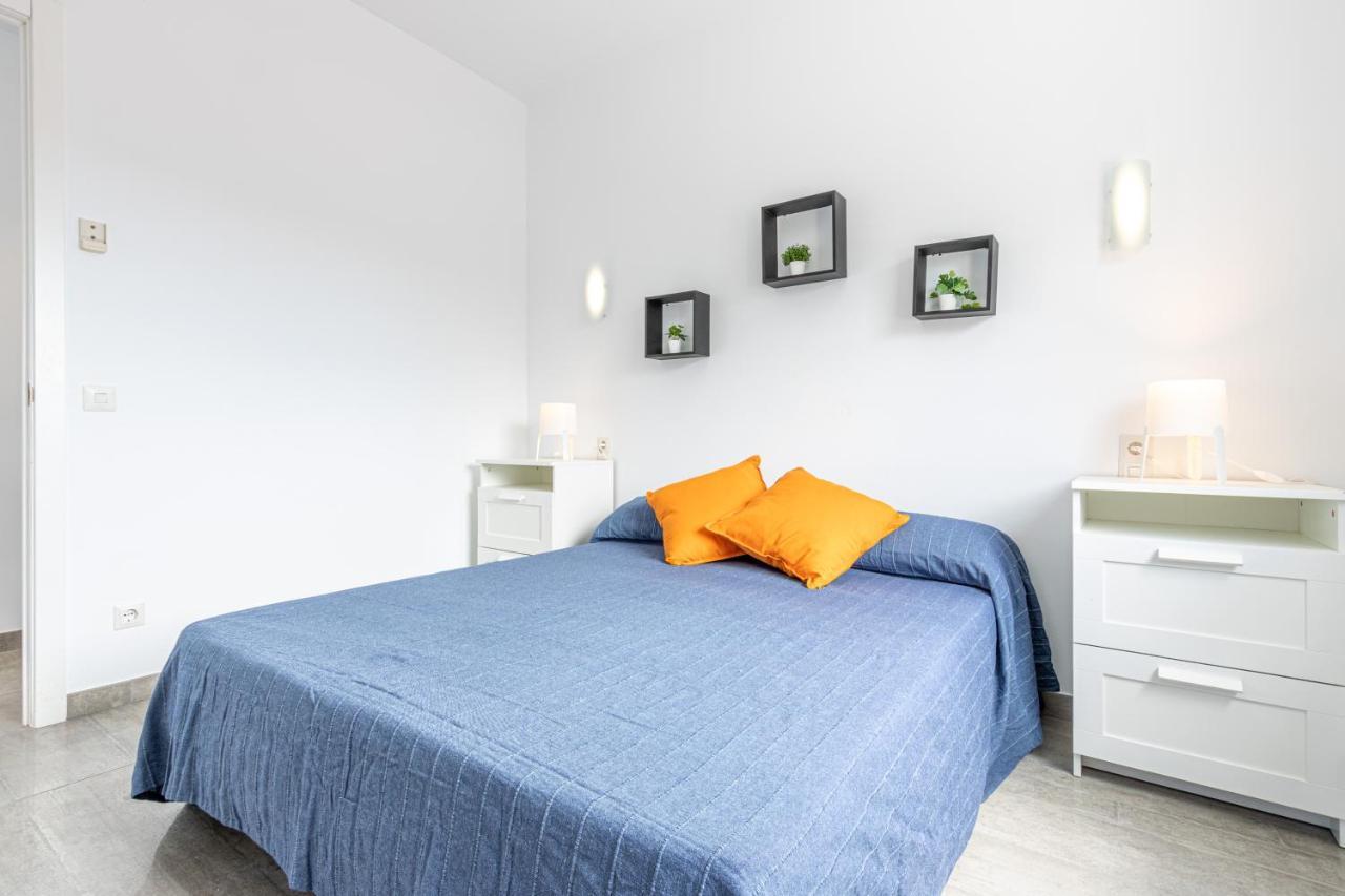 אמפוריבראבה Goldhome - New House With Private Heated Pool, Parking, Wifi, Games Room מראה חיצוני תמונה